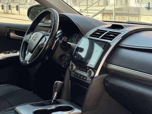 Toyota Camry 2013 - фото 12