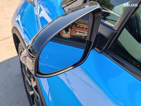 Toyota C-HR 2018 синий - фото 19