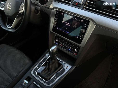 Volkswagen Passat 2020 - фото 19