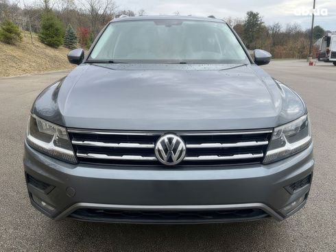 Volkswagen Tiguan 2018 серый - фото 2