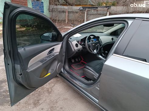 Chevrolet Cruze 2010 серый - фото 17
