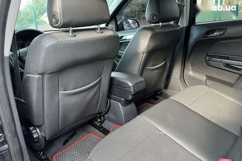 Opel Astra 2010 - фото 18
