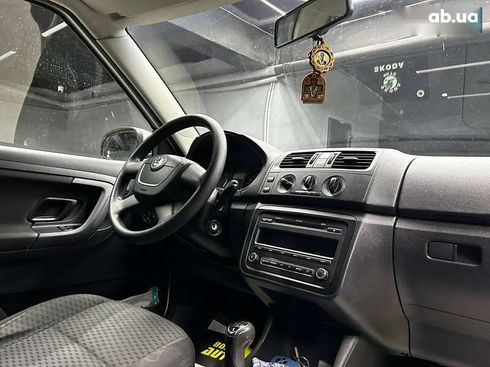 Skoda Fabia 2010 - фото 14