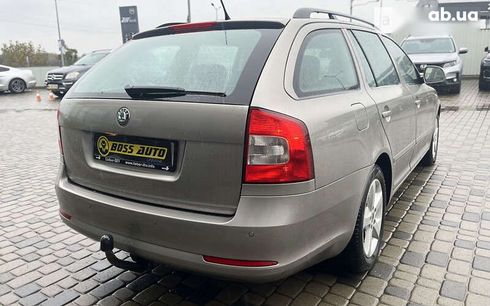 Skoda Octavia 2010 - фото 7