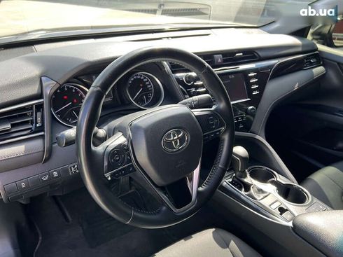 Toyota Camry 2019 - фото 16