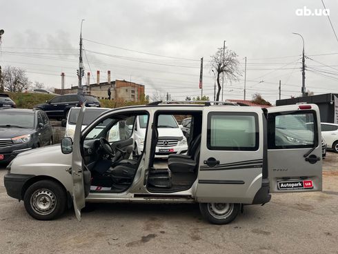 Fiat Doblo 2004 серый - фото 9