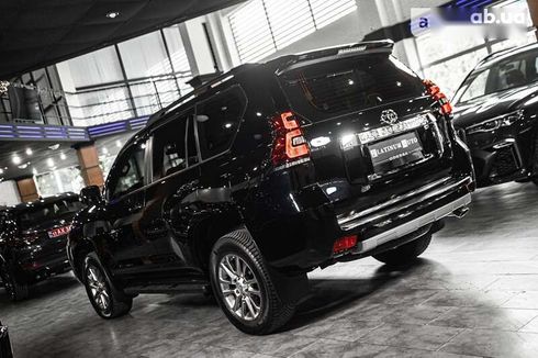 Toyota Land Cruiser Prado 2023 - фото 10