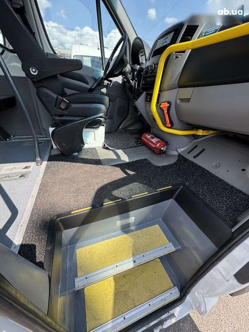 Volkswagen Crafter 2012 - фото 14