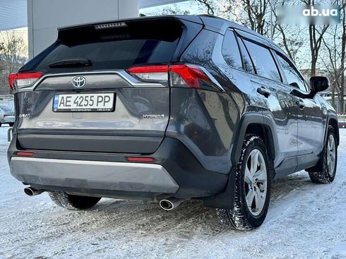 Toyota RAV4 2021 - фото 12