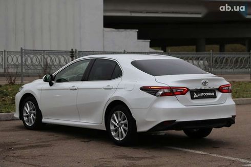 Toyota Camry 2021 - фото 5