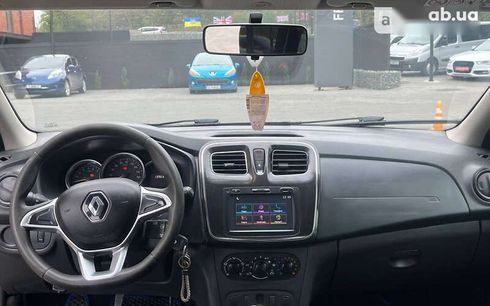 Renault Logan 2017 - фото 12