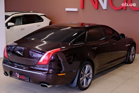 Jaguar XJ 2010 красный - фото 5