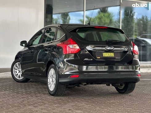 Ford Focus 2011 - фото 14