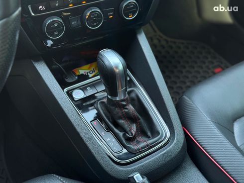 Volkswagen Jetta 2015 серый - фото 25