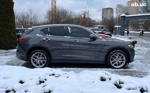 Alfa Romeo Stelvio 2017 - фото 8