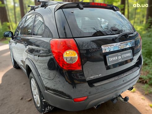Chevrolet Captiva 2012 черный - фото 8