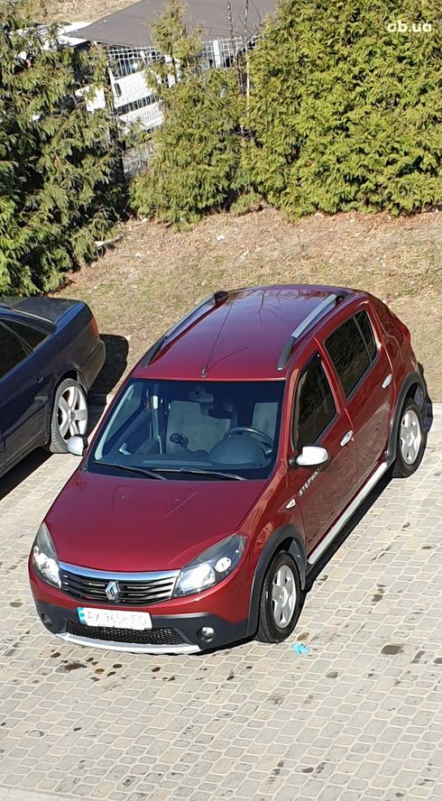 Renault Sandero Stepway 2012 красный - фото 6
