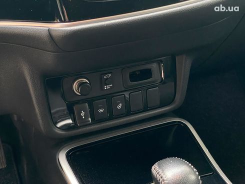 Mitsubishi Outlander 2019 белый - фото 24