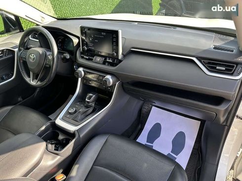 Toyota RAV4 2020 - фото 9