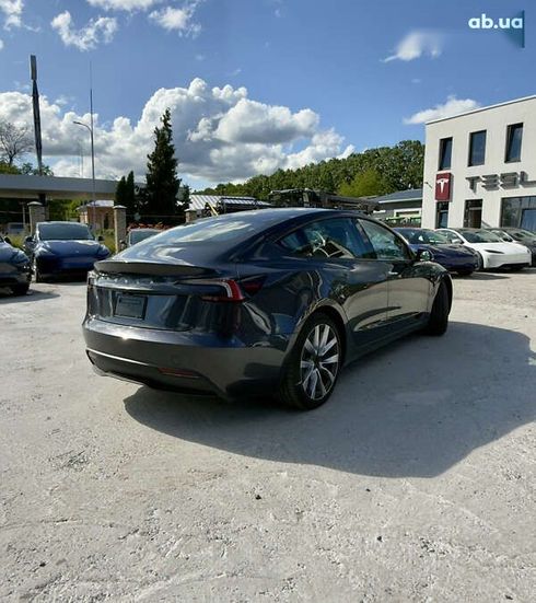 Tesla Model 3 2024 - фото 17