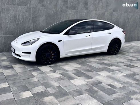 Tesla Model 3 2022 - фото 4