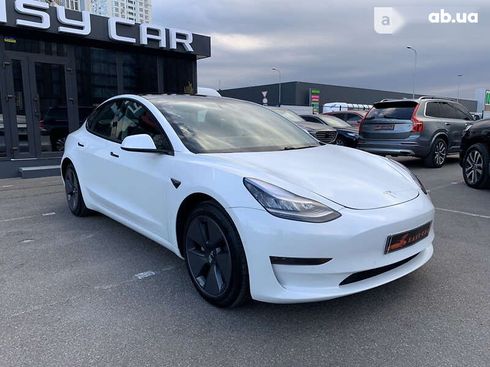 Tesla Model 3 2021 - фото 13