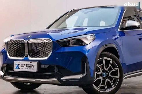 BMW iX1 2023 - фото 2
