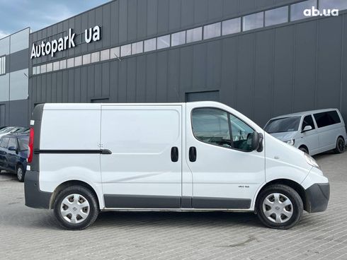 Renault Trafic 2014 белый - фото 6
