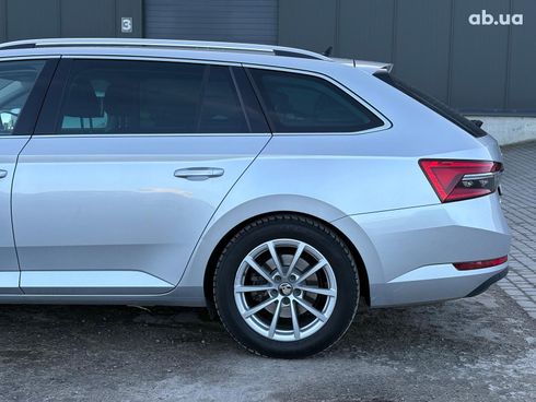 Skoda Superb 2019 серый - фото 13