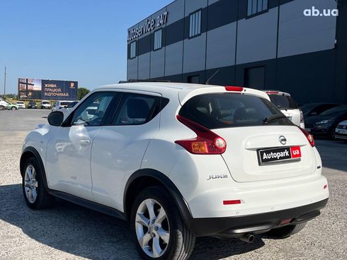 Nissan Juke 2011 белый - фото 10