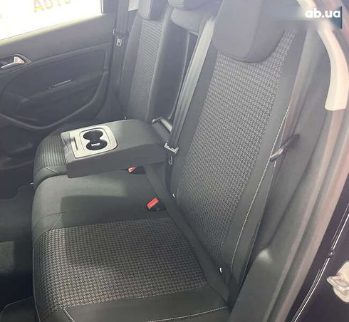 Peugeot 308 2018 - фото 9