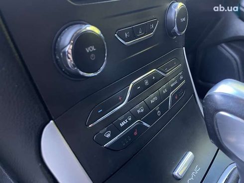 Ford Edge 2017 - фото 23