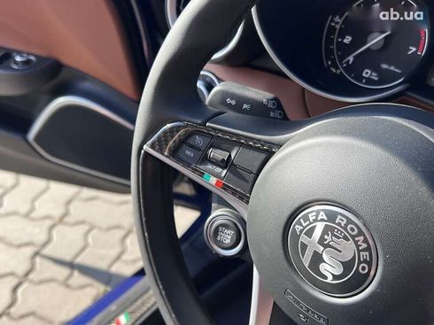 Alfa Romeo Giulia 2018 - фото 19