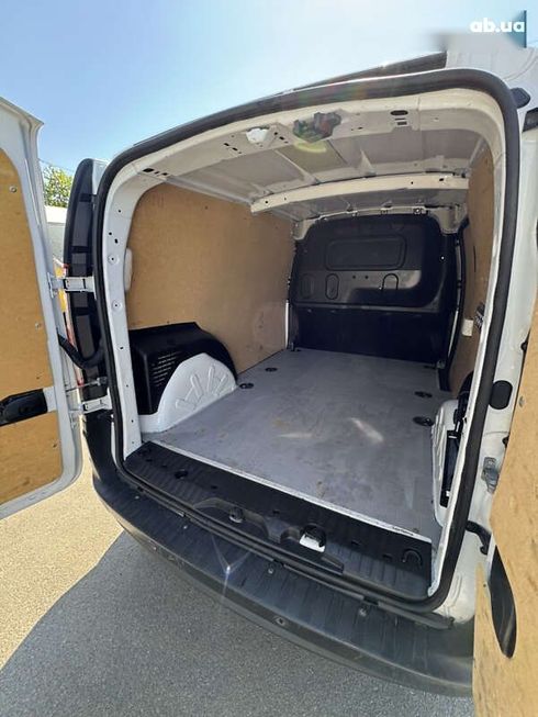 Renault Kangoo 2021 - фото 26