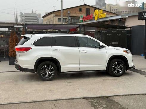 Toyota Highlander 2017 - фото 7