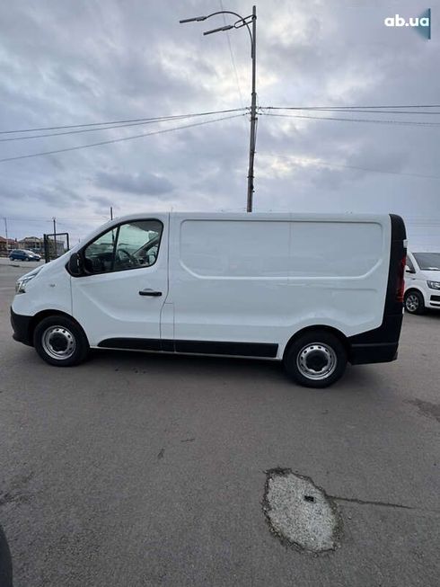 Renault Trafic 2020 - фото 11