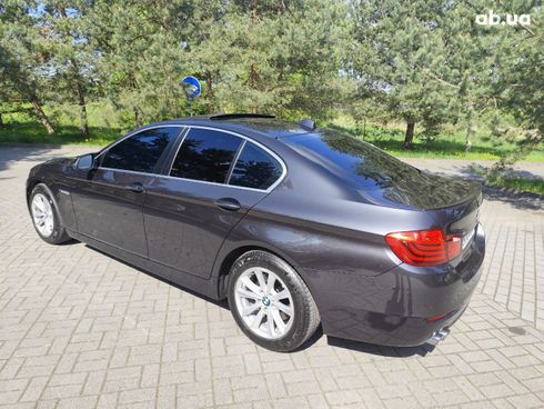 BMW 5 серия 2015 серый - фото 16