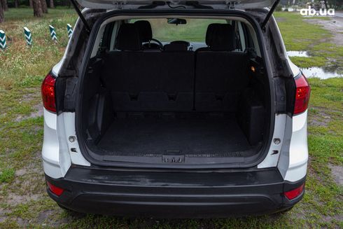 Ford Escape 2018 белый - фото 5