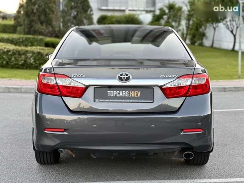 Toyota Camry 2011 - фото 10