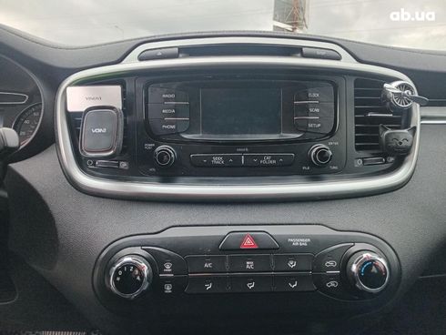 Kia Sorento 2015 серый - фото 17