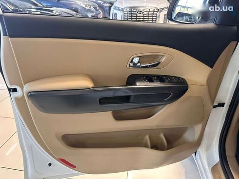 Kia Carnival 2020 - фото 11
