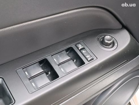 Jeep Compass 2013 серый - фото 16