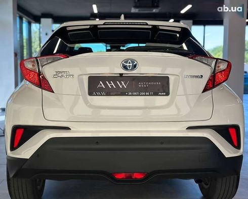 Toyota C-HR 2019 - фото 15