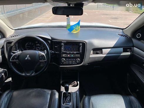 Mitsubishi Outlander 2014 - фото 18