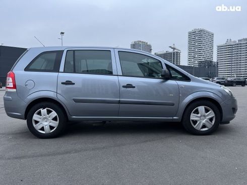 Opel Zafira 2009 - фото 4