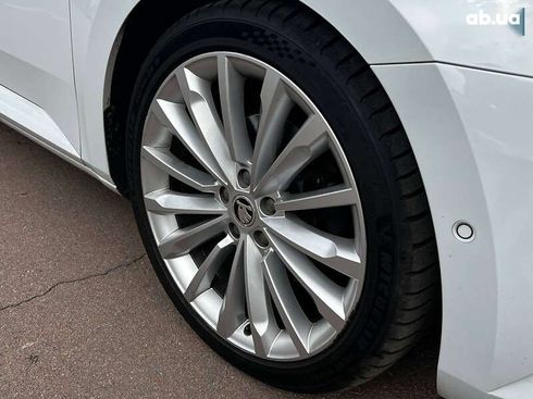 Skoda Superb 2018 - фото 10