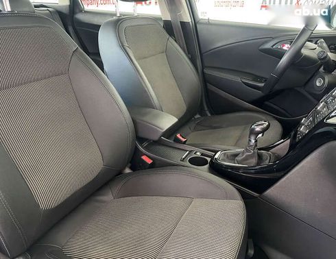 Opel Astra 2015 - фото 10