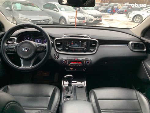 Kia Sorento 2016 серый - фото 39