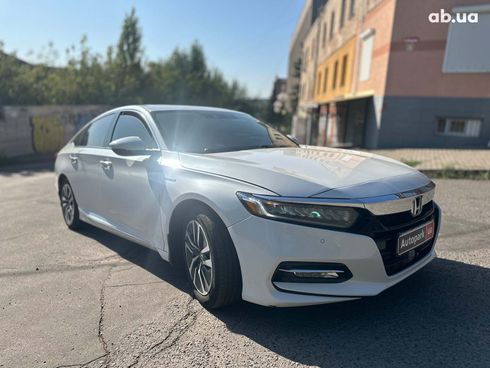 Honda Accord 2019 белый - фото 15