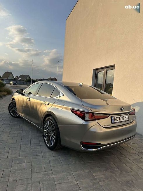 Lexus ES 2021 - фото 12